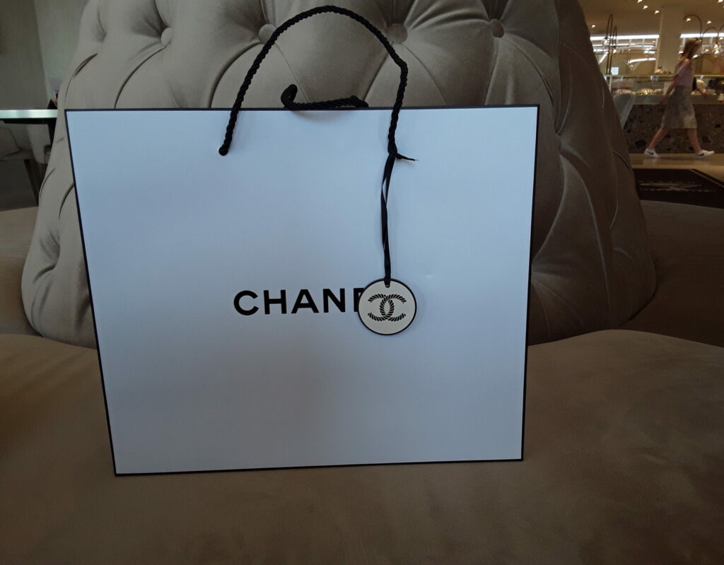 Chanel Shopping