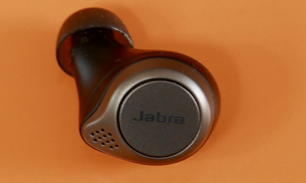 Sabra earbuds